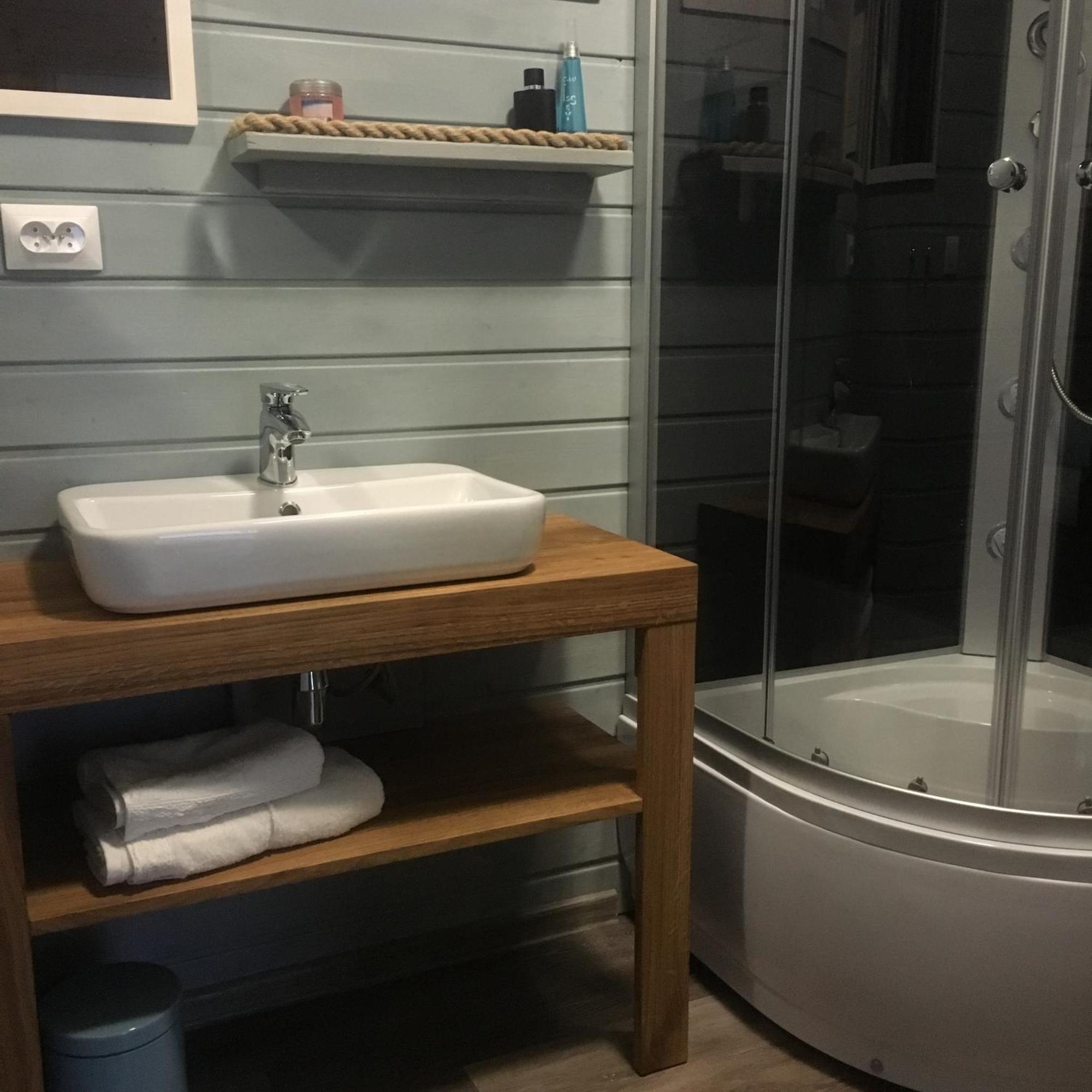 Houseboat Slesin Hotel Ngoại thất bức ảnh